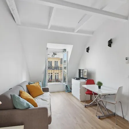 Lovely Studio For 2 People In By Weekome Lejlighed Paris