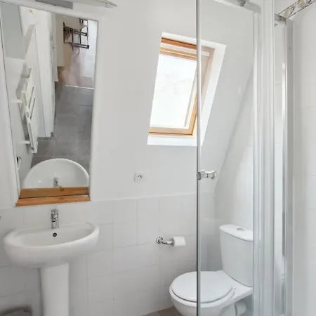 Lovely Studio For 2 People In By Weekome * Paris